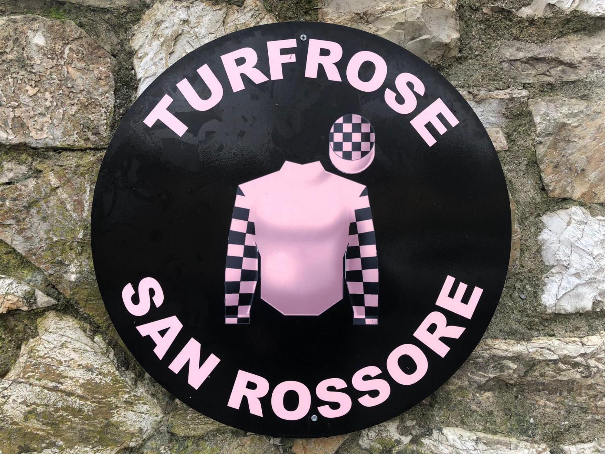 Turfrose Di San Rossore A Pisa By Zoom In Earth Exterior foto
